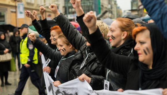 Verdes denuncian nuevos retrocesos de los derechos de las mujeres en Polonia