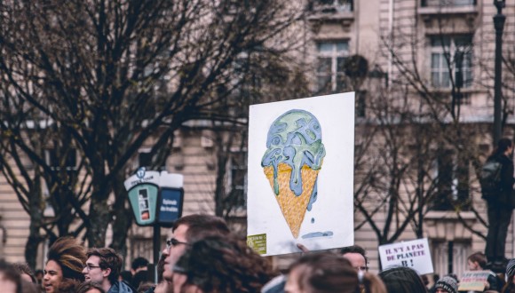 En Comú Podem celebra que al BCE declare que la lucha contra el cambio climático debe formar parte de su objetivo primario