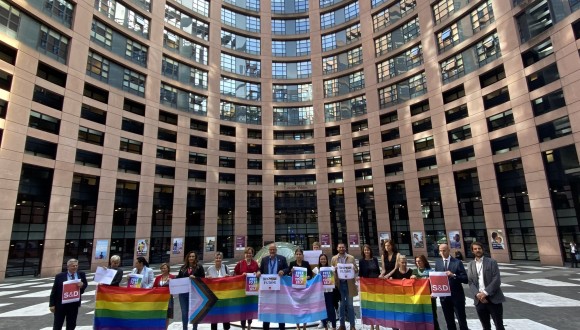 El Parlamento Europeo une sus fuerzas para hacer frente a los delitos y discursos de odio contra las personas LGBTI