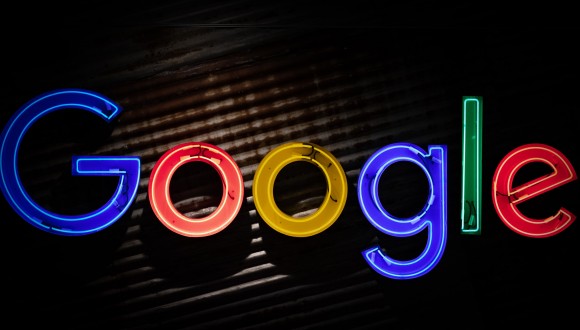 Celebramos la sentencia del TJUE contra Google por abuso de posición dominante en el mercado y pedimos que se investigue el conjunto de su modelo de negocio