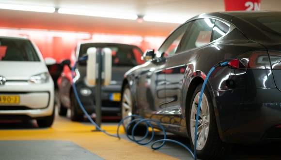 El Parlament Europeu vota a favor que tots els cotxes nous siguin elèctrics al 2035